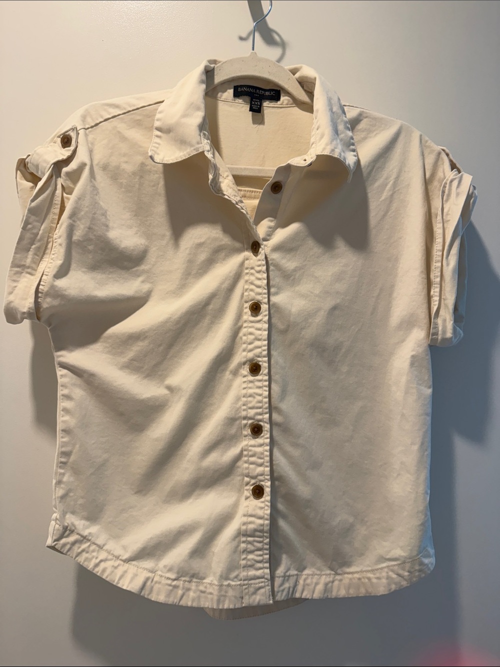 Banana Republic Cream Short-Sleeve Button Front Shirt
